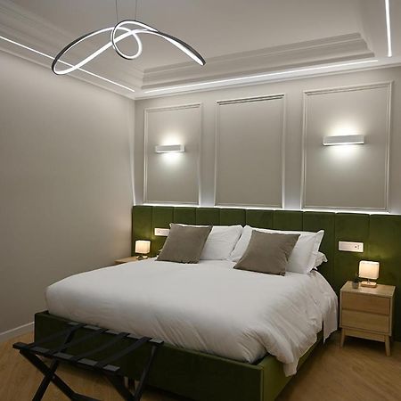 Mom Apartment Rooms&Suites Tivoli Extérieur photo