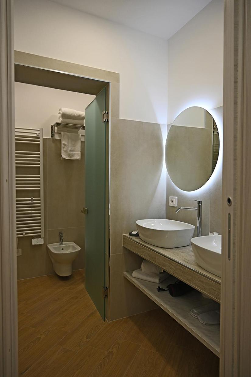Mom Apartment Rooms&Suites Tivoli Extérieur photo