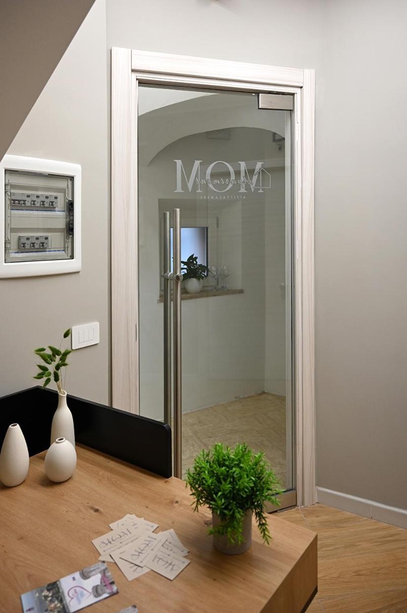 Mom Apartment Rooms&Suites Tivoli Extérieur photo