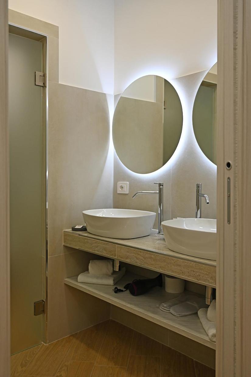 Mom Apartment Rooms&Suites Tivoli Extérieur photo