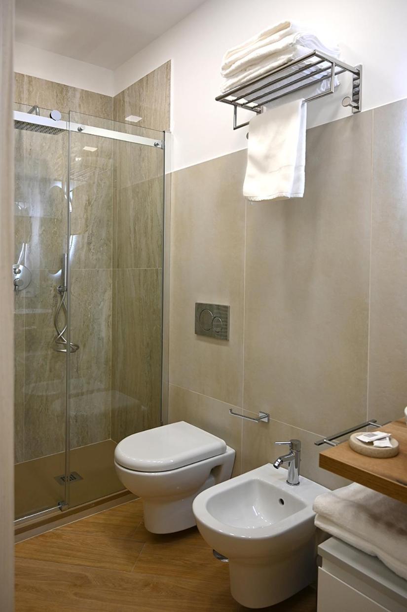 Mom Apartment Rooms&Suites Tivoli Extérieur photo