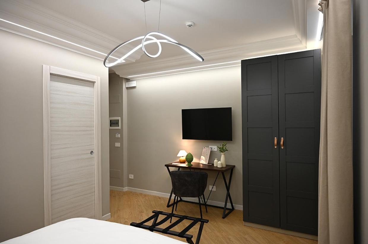 Mom Apartment Rooms&Suites Tivoli Extérieur photo