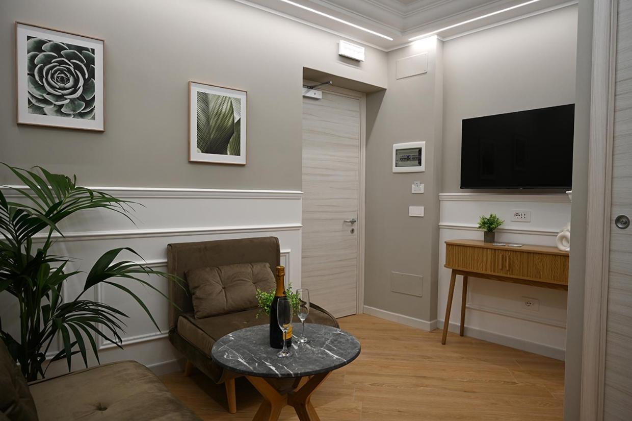 Mom Apartment Rooms&Suites Tivoli Extérieur photo